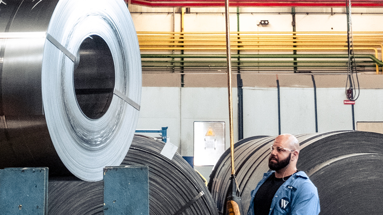 Electrical steel strip in accordance with DIN EN 10106